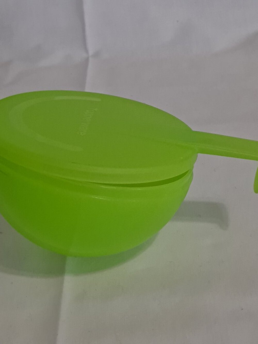 Tupperware FORGET-ME-NOT 4 1/2" Junior Hanging Fridge Container Onion Keeper Hol